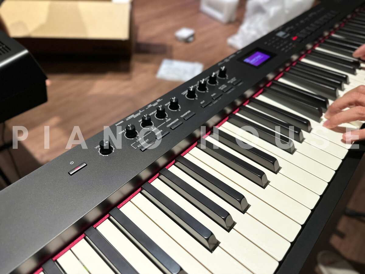 Cận cảnh ROLAND RD-88 (USED) tại Piano House